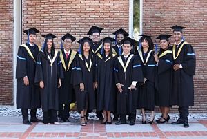 PUCMM celebra graduación en campus Santiago