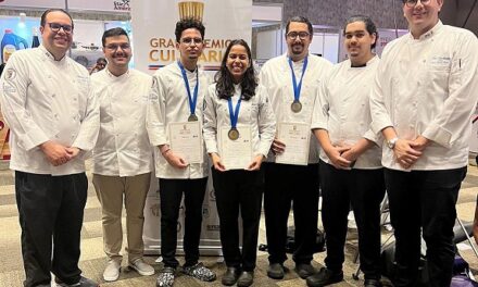 Estudiantes gastronomía PUCMM ganan oro en premio culinario