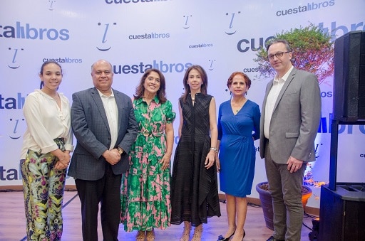 Cuesta Libros fomenta la cultura con foro Aída Cartagena Portalatín