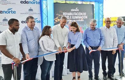 Edenorte y vicepresidenta entregan proyecto eléctrico en Villa González