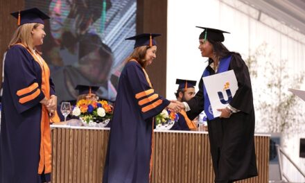 UAPA gradúa 1,149 profesionales de grado y postgrado