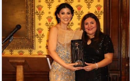 Doctora Tania Medina recibe premio en el Parlamento británico
