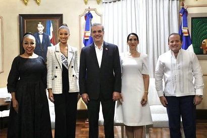 Andreina Martínez es recibida en el Palacio Nacional