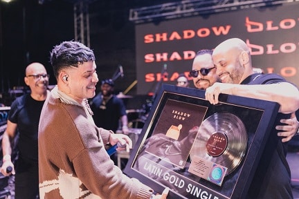 Shadow Blow recibe Disco de Oro por “Mensaje Directo”