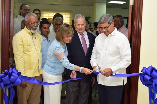 Fundación 20 30 inaugura y anuncia nuevo centro de salud