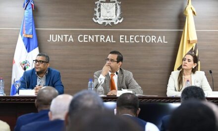 JCE sostiene reunión con delegados de organizaciones políticas