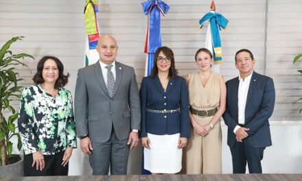 Banco BHD y Junior Achievement Dominicana firman alianza