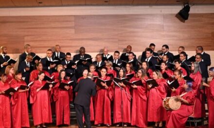 Orfeón de Santiago ofrece concierto en Centro León
