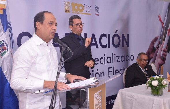 JCE y EFEC culminan Diplomado en Administración Electoral