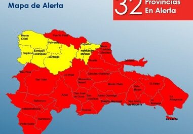 COE aumenta a 25 las provincias en alerta roja ante el paso de la tormenta Franklin