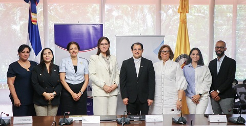 Clúster Turístico de Puerto Plata y PUCMM firman convenio interinstitucional