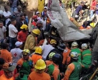 Tragedia en Quita Sueño: 5 muertos y 12 heridos en colisión de autobús y patana