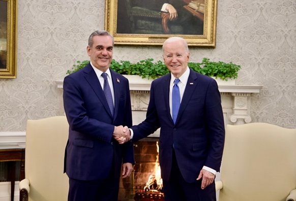 Presidentes Joe Biden y Luis Abinader se reúnen