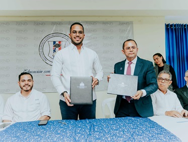 Juventud firma acuerdos con universidades para impulsar capacitación