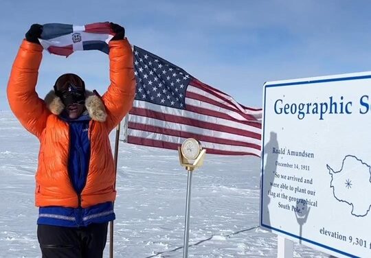 Thais Herrera lleva bandera dominicana al Polo Sur en histórica expedición