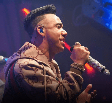 Elvis Martínez culmina gira “Mi Mejor Momento” en Santiago