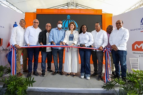 Vicepresidenta inaugura obras en provincias fronterizas