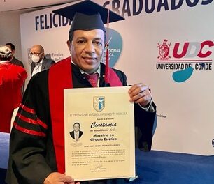Doctor Óscar Polanco recibe título «Maestro en Cirugía Estética» en México