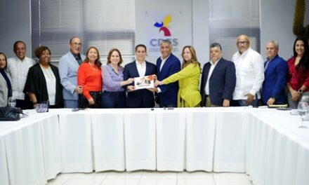 Candidato alcalde Víctor Fadul afirma trabajará junto al Clúster Turístico de Santiago