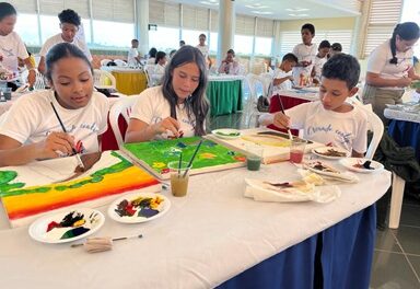 Aeropuerto Cibao imparte taller de arte a estudiantes de su alrededor