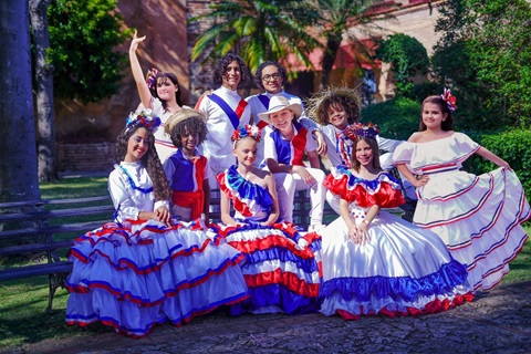 Carnavalito llega al Pabellón de Voleibol del Centro Olímpico