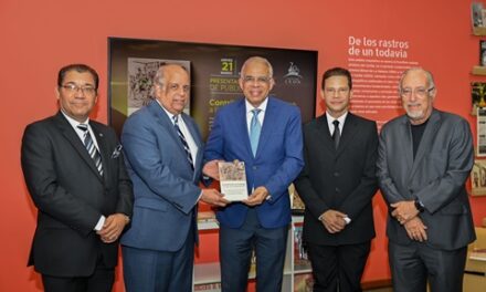 Presentan libro Contribución de Santiago a la obra de la independencia