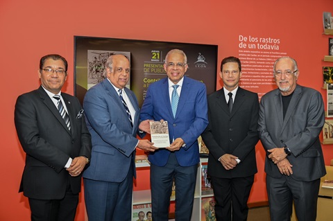 Presentan libro Contribución de Santiago a la obra de la independencia