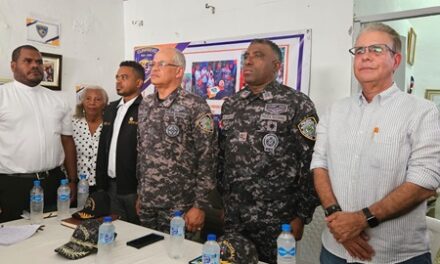 Comunitarios acuerdan trabajar junto a la PN en prevención y seguridad ciudadana