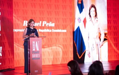 Vicepresidenta Raquel Peña aterriza en Aeropuerto El Catey por prevención de mal tiempo