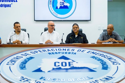 Ministro Igor Rodríguez visita COE para dar seguimiento a la vaguada