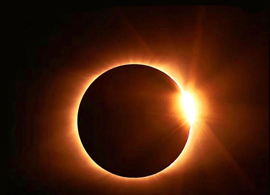 Expectación por el eclipse solar: precauciones para cuidar los ojos