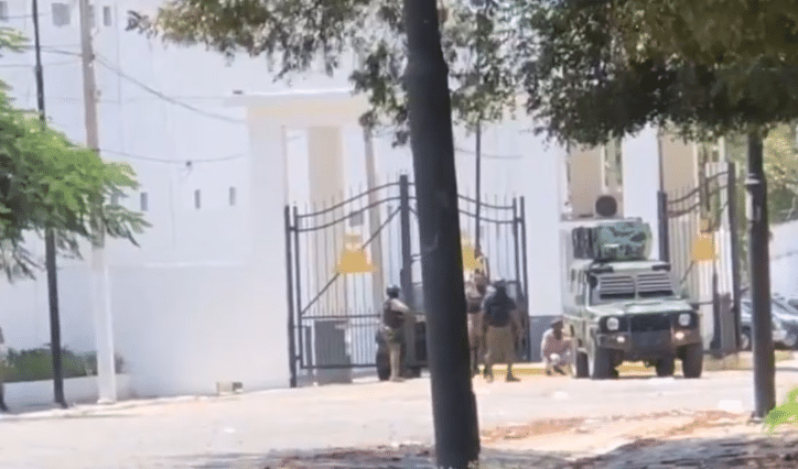 Palacio Nacional de Haití bajo ataque de hombres armados