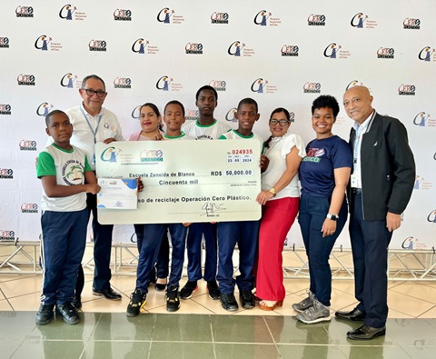 AIC premia escuelas ganadoras concurso de reciclaje