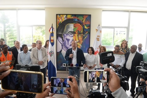 Alcalde de Santiago anuncia acuerdo institucional para mejorar infraestructuras urbanas