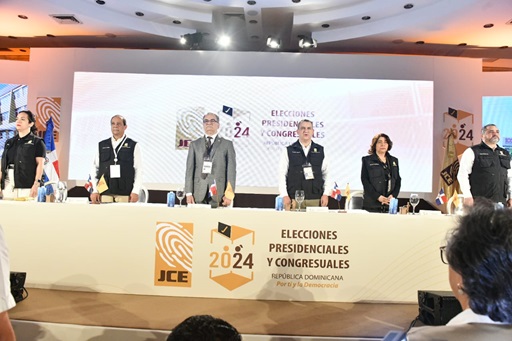 JCE abre proceso de votación elecciones presidenciales y congresuales