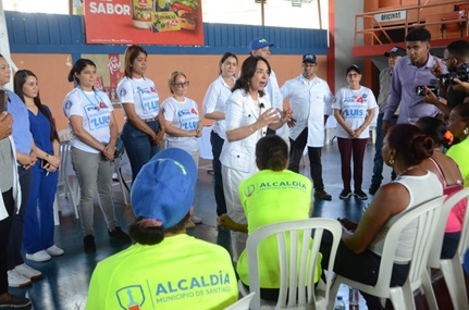 Alcaldía Santiago realiza operativo médico dirigido a gestores y brigadas de limpieza