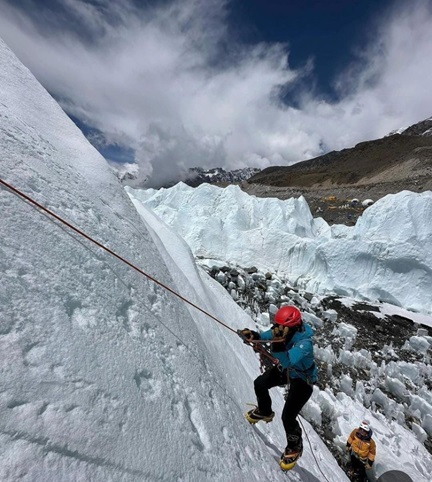 Thais Herrera conquista el Everest, su sexta cumbre de los Seven Summits