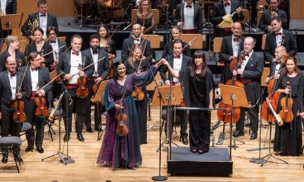 Aisha Syed brilla junto a la Filarmónica de Qatar