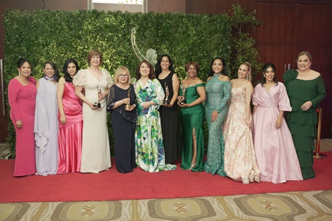 Premio Mujeres que Inspiran reconoce aportes y diversidad de cinco grandes profesionales