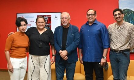 Celebran centenario de Ramón Oviedo con panel en Centro León