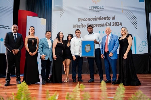 CEPEDSC reconoce mérito empresarial de Restaurante La Chivería