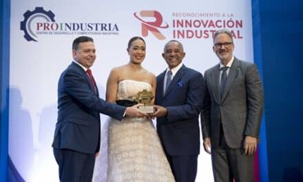 Peñantial recibe premio de Proindustria