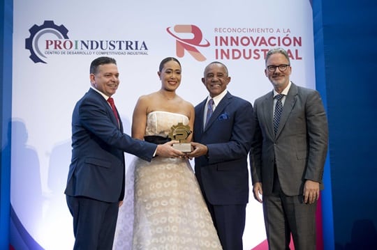 Peñantial recibe premio de Proindustria