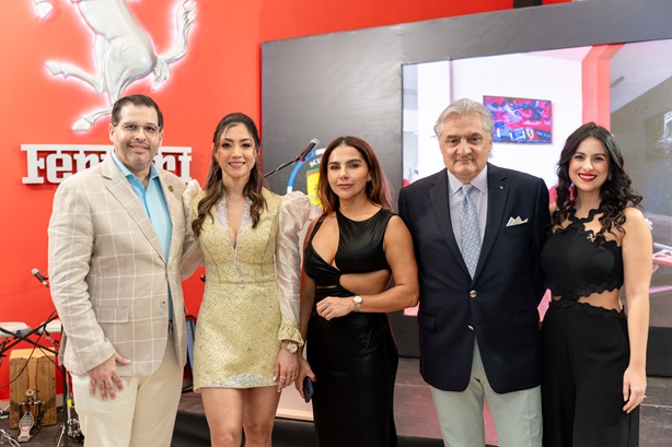 Scudería Dominicana realiza Cabalgata Ferrari