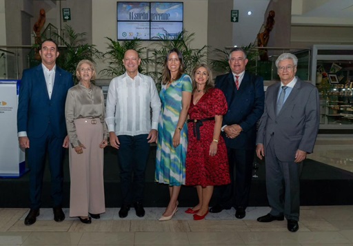 Centro de Convenciones UTESA presenta exposición de Clara Ledesma con obras de la colección Báez – Tavárez