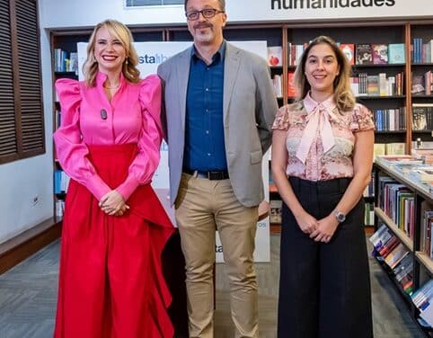 Vilma Núñez presenta su libro “De invisible a invencible” en Cuesta Libros