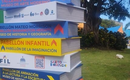 Crónicas monumentales: Bitácora de la Feria Internacional del Libro de Santo Domingo 2024 