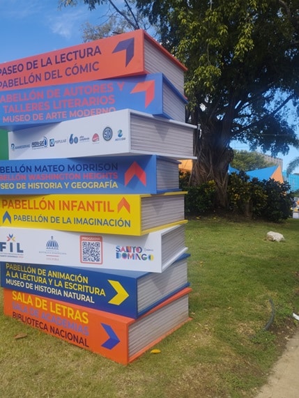 Crónicas monumentales: Bitácora de la Feria Internacional del Libro de Santo Domingo 2024 