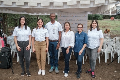 Fundación AES Dominicana y Nature Power Foundation realizan proyecto de fortalecimiento comunitario en Peravia