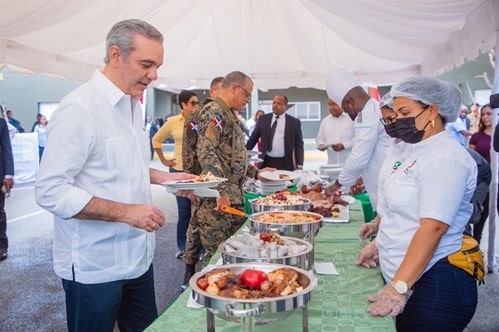 Presidente Abinader almuerza con miembros del ERD y PN